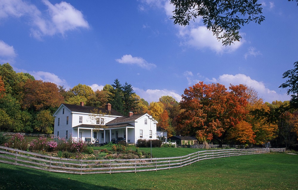 Brandywine Falls and observation area.jpg